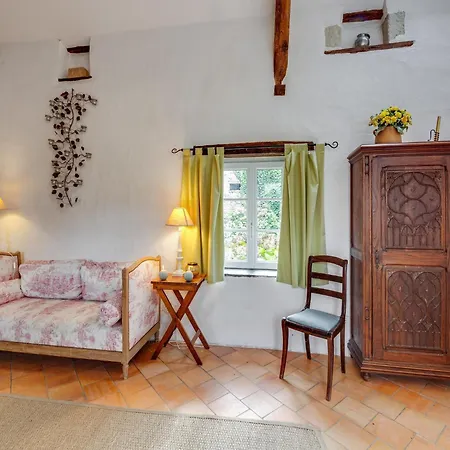 Charming Near Mayenne River, Cleaning Included Дом отдыха