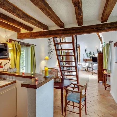 Charming Near Mayenne River, Cleaning Included Дом отдыха *