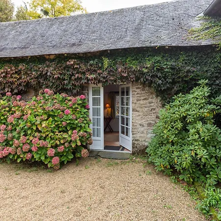Дом отдыха Charming Near Mayenne River, Cleaning Included *