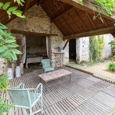 Charming Near Mayenne River, Cleaning Included Дом отдыха Saint-Laurent-des-Mortiers