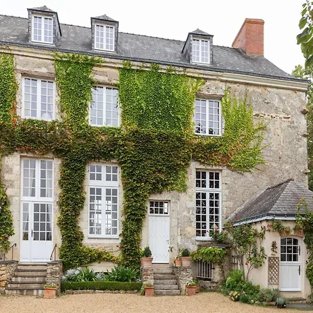Дом отдыха Charming Near Mayenne River, Cleaning Included Saint-Laurent-des-Mortiers